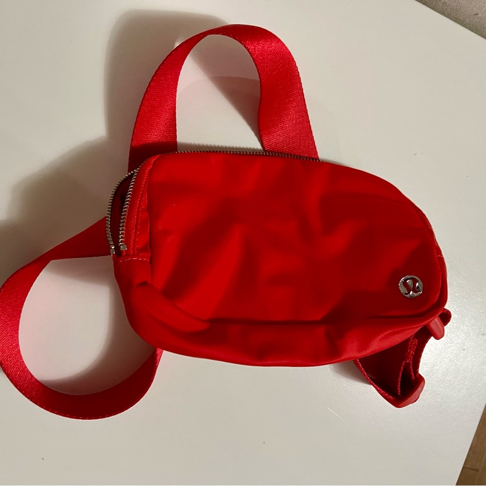 Lululemon Everywhere Belt Bag 1L